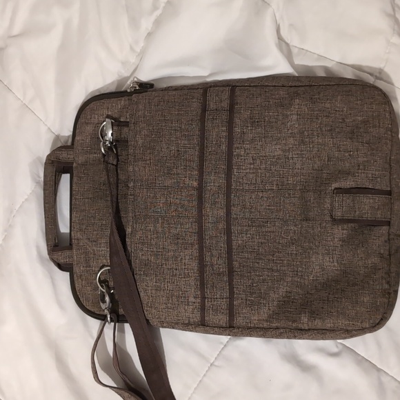 LUG crossbody bag - Picture 2 of 7